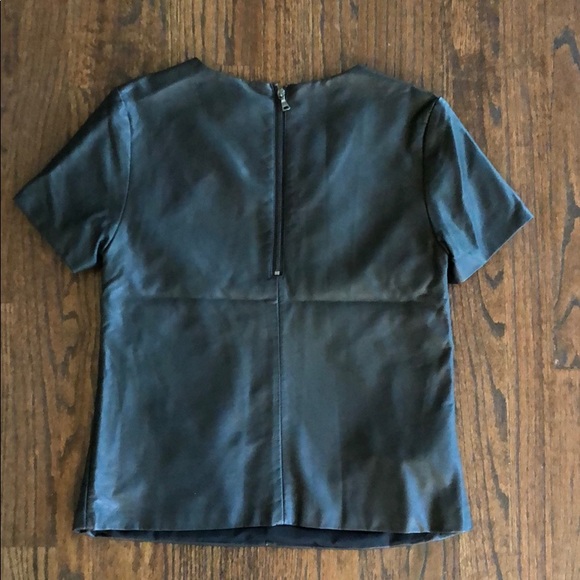 NEVER BEEN WORN Express Black MTL Top - Picture 3 of 3